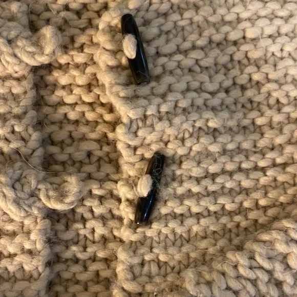 Doen Chunky Knit Tan Cardigan - Picture 3 of 3